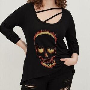 TORRID Strappy Hi-Low Tee - Super Soft Lovesick Skull Black Size 2X